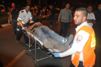 بالصور: منتصف الليلة - إصابة شخصين بحادث طرق في شارع نفينوف بمدينة اللد 